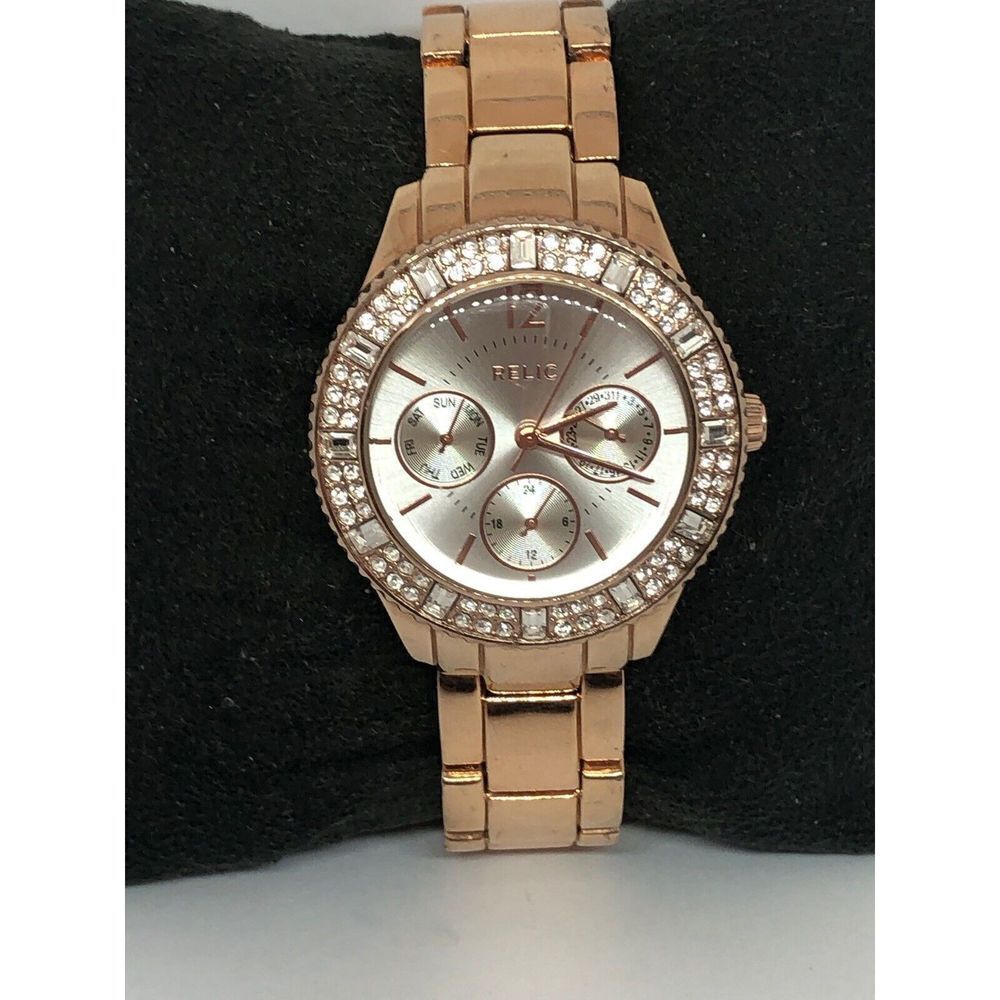 Relic ZR15741 Women's Stainless Steel Analog Silver Dial Quartz Wrist Watch DV22